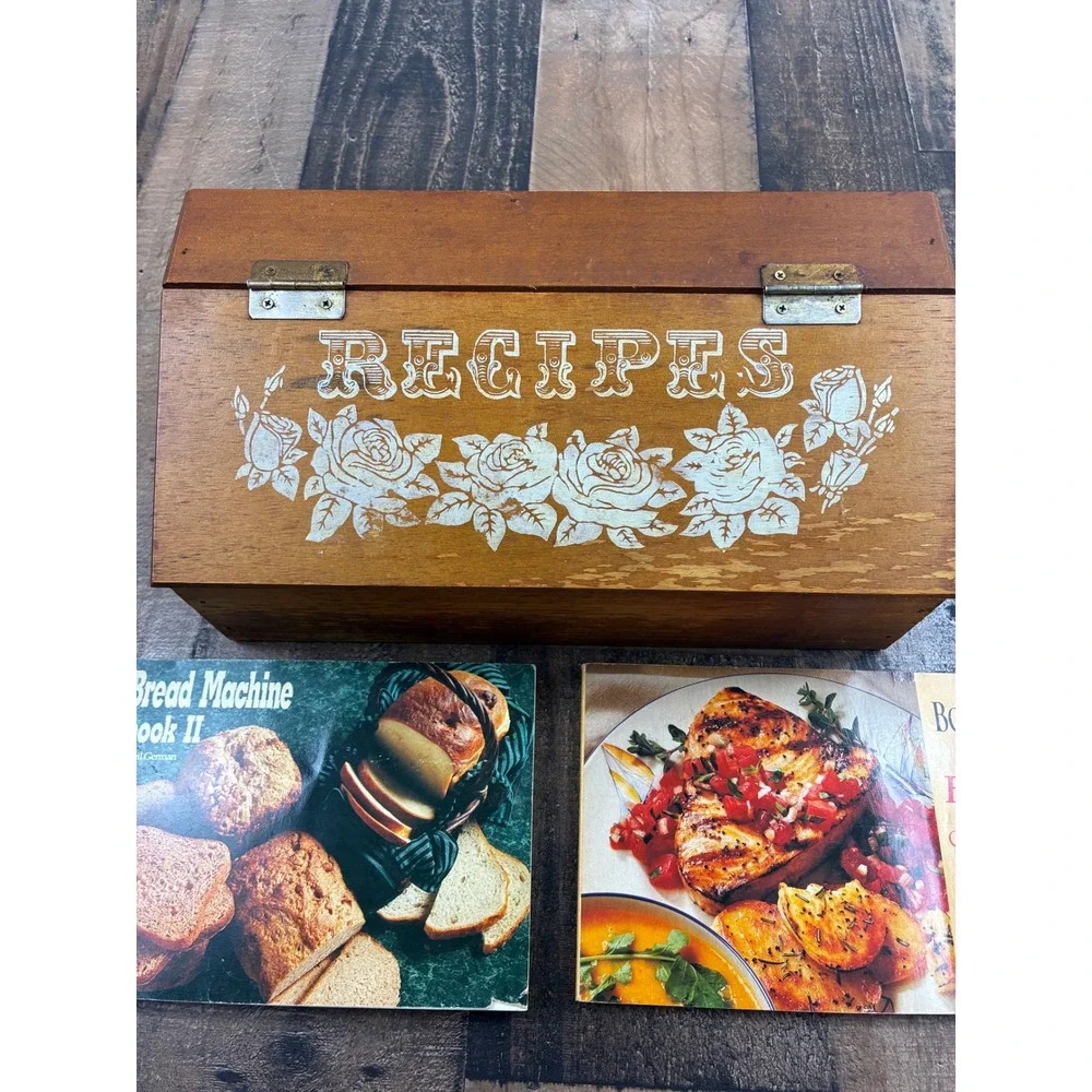 Vintage‎ Wooden Recipe Box with 2 Cookbooks Bread Machine Bon Appetit